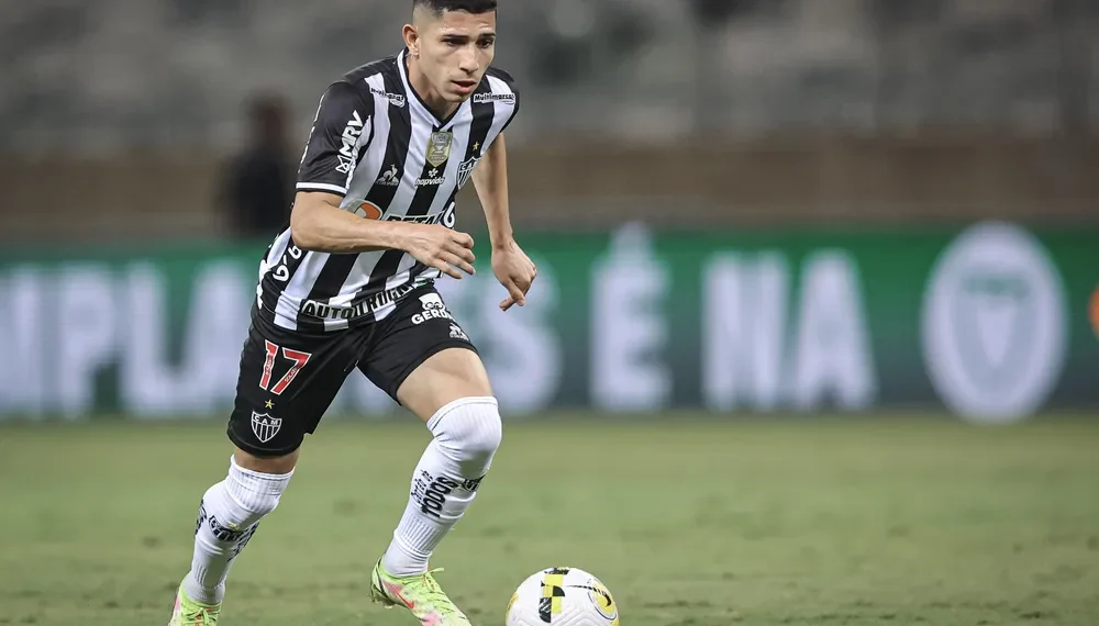 Ex-Atlético-MG, Savarino revela briga com técnico e dirigente como motivo para saída