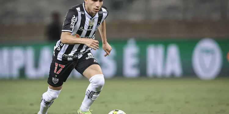 Ex-Atlético-MG, Savarino revela briga com técnico e dirigente como motivo para saída