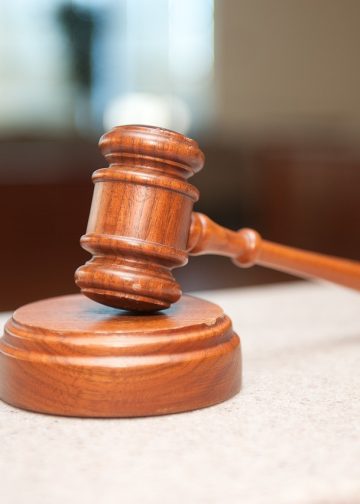 Homem é condenado a mais e 26 anos de prisão por homicídio, tráfico de drogas e corrupção de menores em Manhuaçu