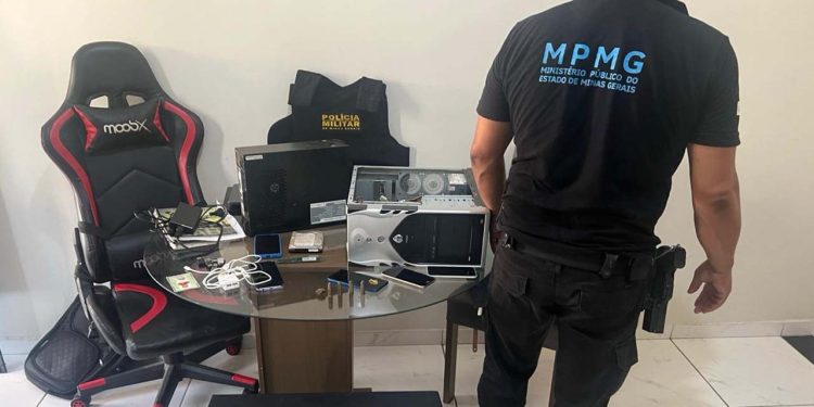 Acusado de ameaçar promotor de justiça e um juiz é preso em Governador Valadares