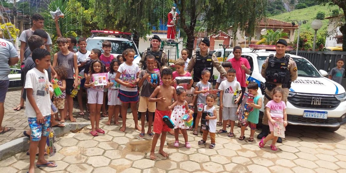 Projeto da Polícia Militar já entregou mais de 26 mil brinquedos à crianças na região de Valadares