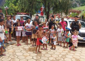Projeto da Polícia Militar já entregou mais de 26 mil brinquedos à crianças na região de Valadares