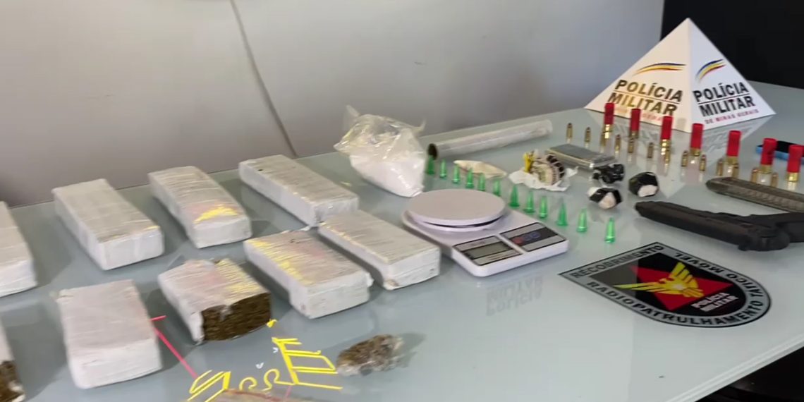 Homem que usava tornozeleira eletrônica é preso com drogas e moto roubada, em Valadares