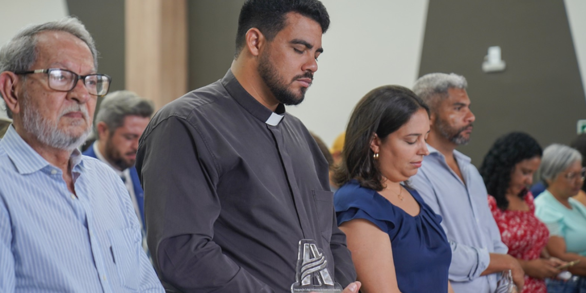 Rádio Mundo Melhor é homenageada na inauguração do novo Colégio Adventista, em Valadares