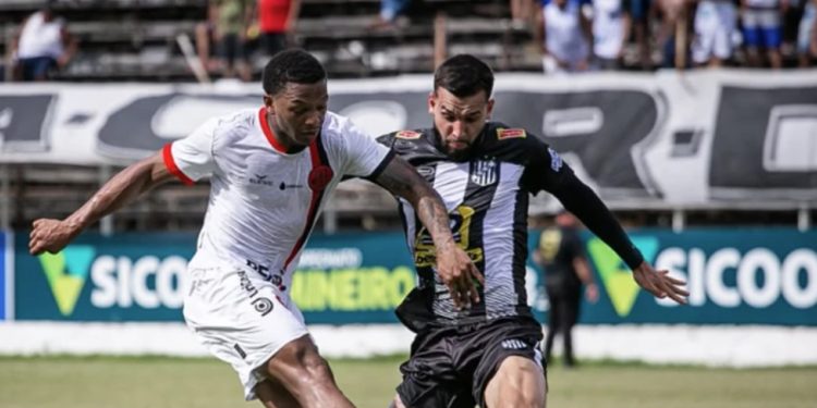 Democrata é goleado dentro de casa e se complica na luta pela sobrevivência na elite do Mineiro