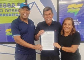 Valadares entrega carta de intenções para sediar Centro de Referência Paralímpico Brasileiro