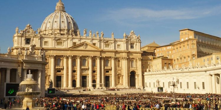 Cardeais iniciam diálogo sobre os desafios da Igreja e do mundo na terceira Congregação Geral