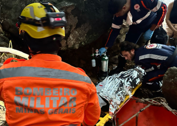 Jovem é resgatada após ser encontrada desacordada em trilha do Parque Municipal, em Valadares