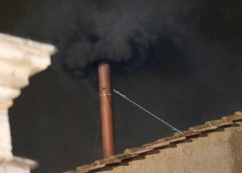 Primeiro dia de Conclave termina sem eleição do novo Papa