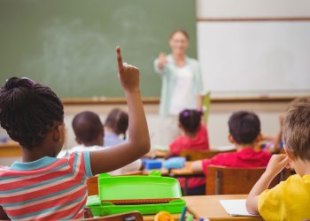 Governo de Minas sanciona reajuste para professores da educação básica