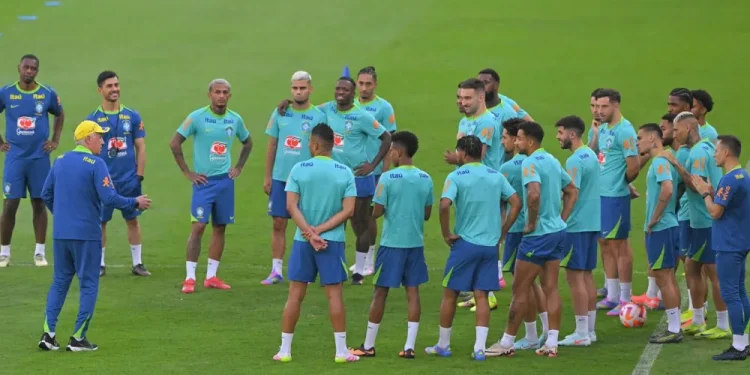 Ancelotti estreia, e Brasil visita Equador em confronto direto nas Eliminatórias