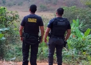 Operação da PF prende dois suspeitos e apreende armas e drogas em Valadares