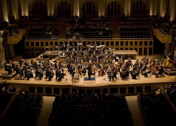 Filarmônica de Minas Gerais chega a Valadares para concerto na Praça da Estação