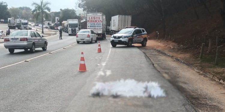 Professora morre atropelada por carreta, em Mathias Lobato