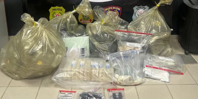 Operação da Polícia Militar prende quatro pessoas com mais de 100 Kg de drogas, em Valadares
