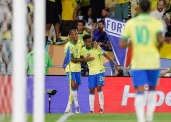 Ancelotti estreia no Maracanã, e Brasil goleia o Chile pelas Eliminatórias