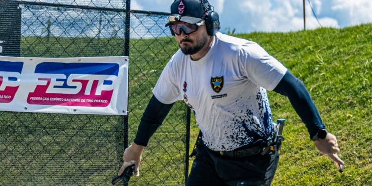Atleta valadarense fica entre os cinco melhores em categoria do Campeonato Brasileiro de tiro prático