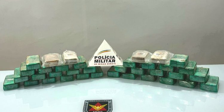 Homem é preso com droga avaliada em cerca de R$ 500 mil, em Governador Valadares