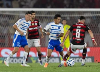 Cruzeiro desperdiça chances, tem jogador expulso e empata sem gols com o Flamengo no Maracanã
