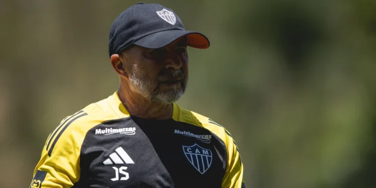 Atlético terá retorno importante, mas oito desfalques diante do Sport; diretoria cobra elenco por reação