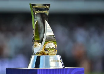 Série B entra na reta final com briga acirrada pelo acesso e risco de rebaixamento antecipado