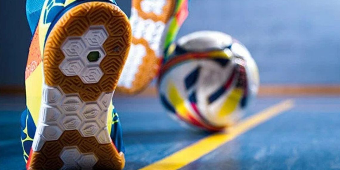 Estação Olímpica oferece aulas gratuitas de futsal para crianças, em Valadares