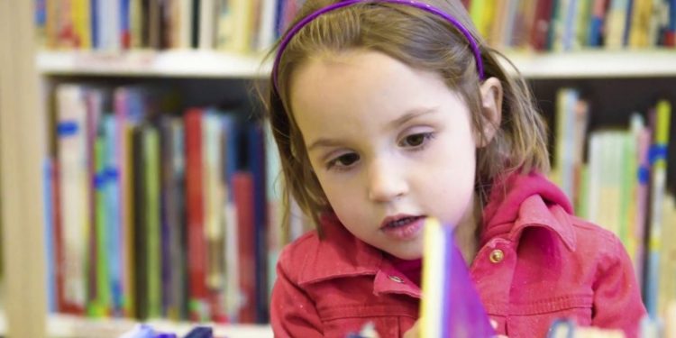 Biblioteca Municipal de Valadares terá programação especial na Semana da Criança