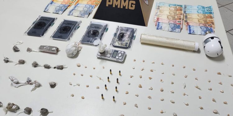Três jovens são presos com mais de 100 pedras de crack, dinheiro e outros entorpecentes, em Valadares