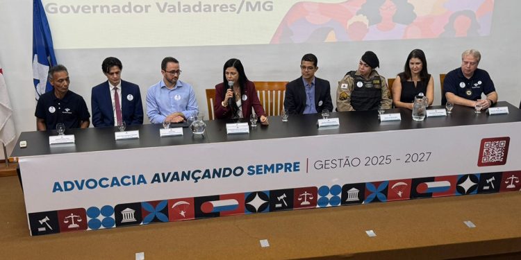 Receita Federal faz doação de objetos apreendidos, em Valadares