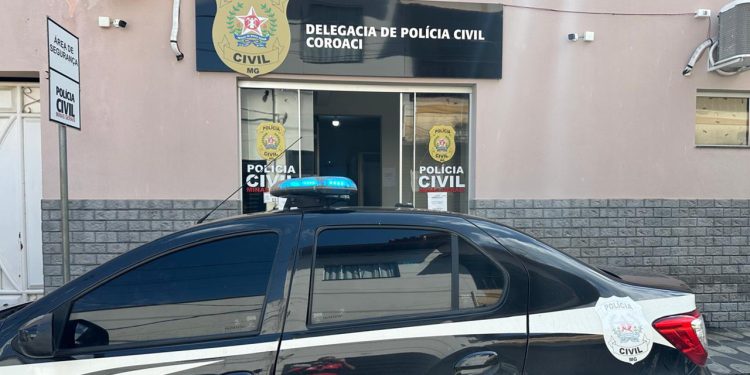 Polícia intercepta entrega de material abortivo, em Coroaci