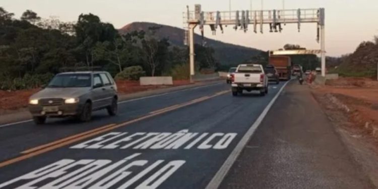 Pedágio sem cancela na BR-381 exige atenção de quem viaja no fim de ano