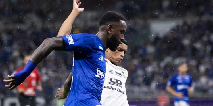 Democrata-GV surpreende, é guerreiro e vence o Cruzeiro no Mineirão