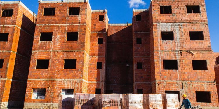 Prefeitura de Valadares lança edital do Minha Casa, Minha Vida com 500 moradias