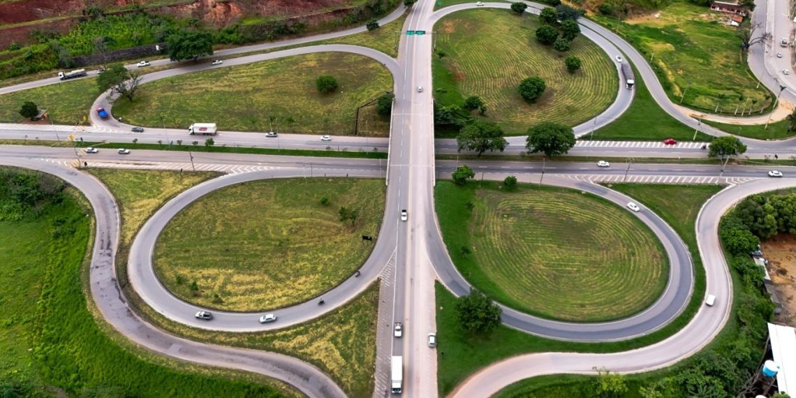 Intervenção na BR-381 impacta tráfego no entroncamento com a BR-116 em Valadares