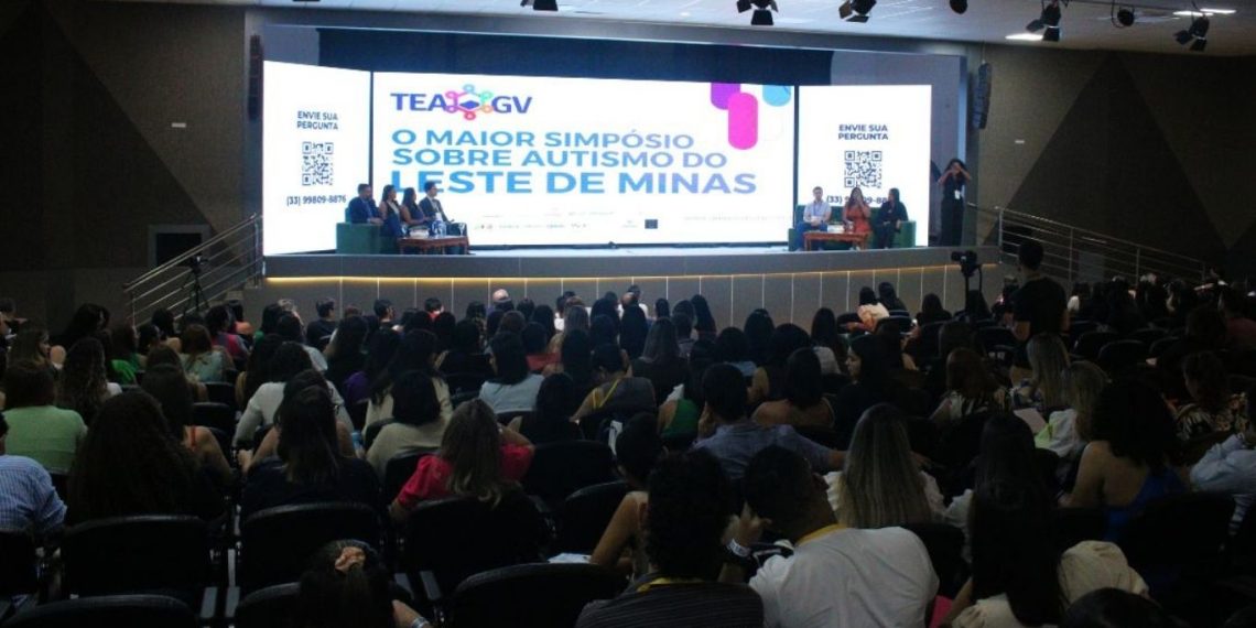 Simpósio discute autismo e outros desafios do neurodesenvolvimento infantil, em Valadares