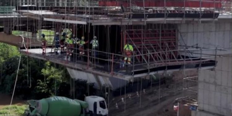 Trabalhos estruturais avançam na Ponte do São Raimundo em Valadares