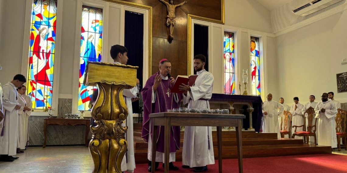 Quaresma começa com convite à conversão na Catedral de Santo Antônio, em Valadares