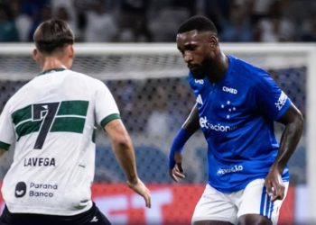 Cruzeiro perde para o Coritiba, segue zerado no Brasileirão e vê pressão aumentar