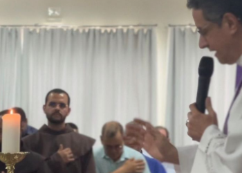 Clero de Valadares participa de manhã penitencial no início da Semana Santa