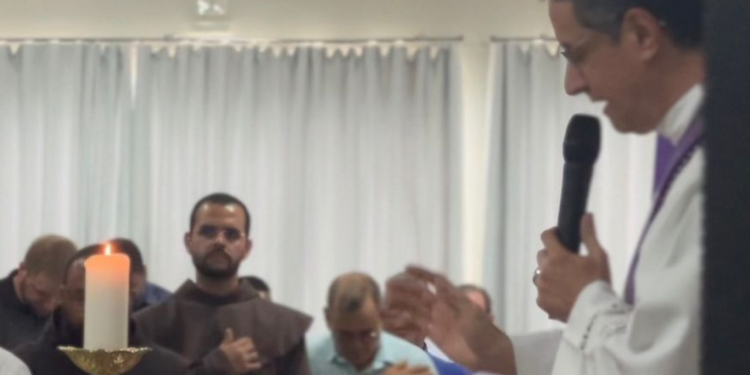 Clero de Valadares participa de manhã penitencial no início da Semana Santa