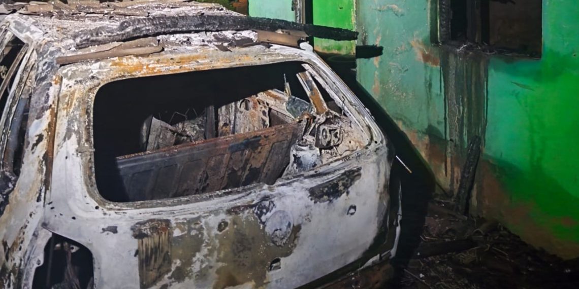 Incêndio destrói carro e uma casa, em Galiléia