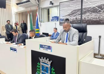 TCE-MG determina bloqueio de quase R$ 1 mi em bens de prefeito e secretária de Educação de Valadares