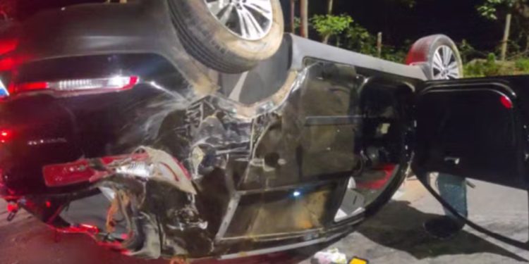 Polícia prende jovem que capotou carro furtado para passeio, em Valadares