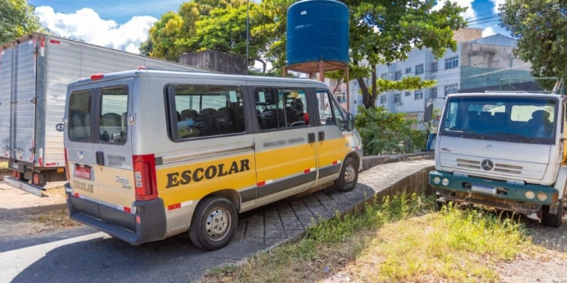 Prestadores do transporte escolar devem atualizar cadastro em Valadares e Ipatinga