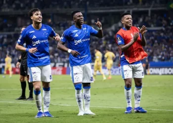 Cruzeiro vence Boca Juniors no Mineirão, assume liderança do grupo e se aproxima da classificação