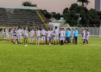 Democrata intensifica preparação e mira confronto direto contra o Vitória no Mamudão