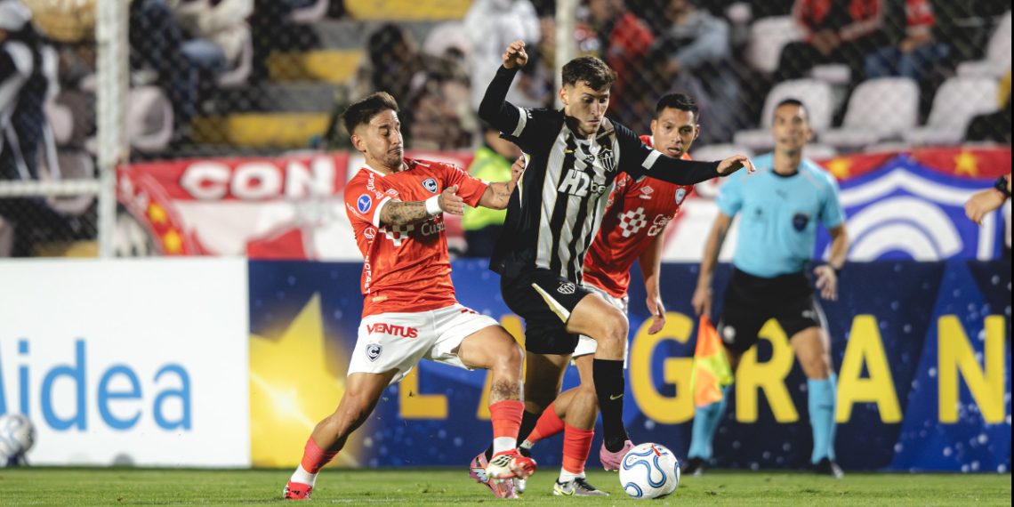 Atlético-MG volta a decepcionar, perde no Peru e afunda no Grupo B da Sul-Americana