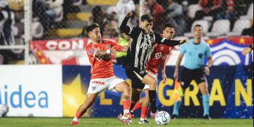 Atlético-MG volta a decepcionar, perde no Peru e afunda no Grupo B da Sul-Americana