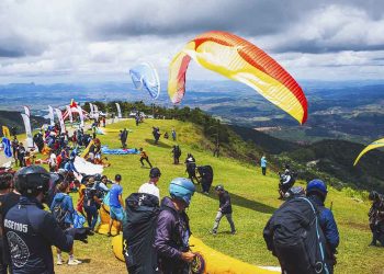 Copa do Mundo de Parapente aterrissa em Valadares para disputas com pilotos de mais de 20 países