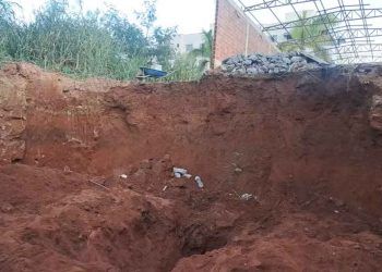 Pedreiro morre soterrado durante construção de muro, em Santana do Paraíso